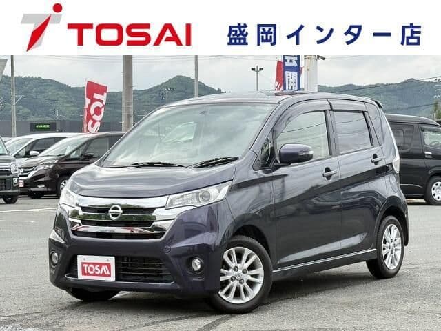 NISSAN