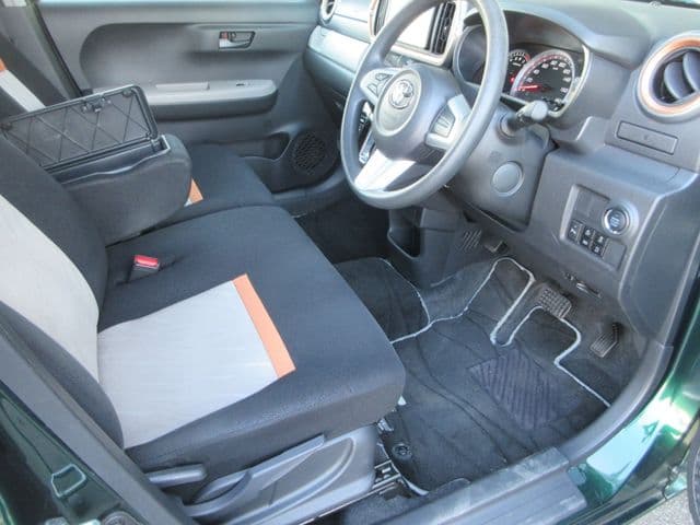 Car thumbnail 4
