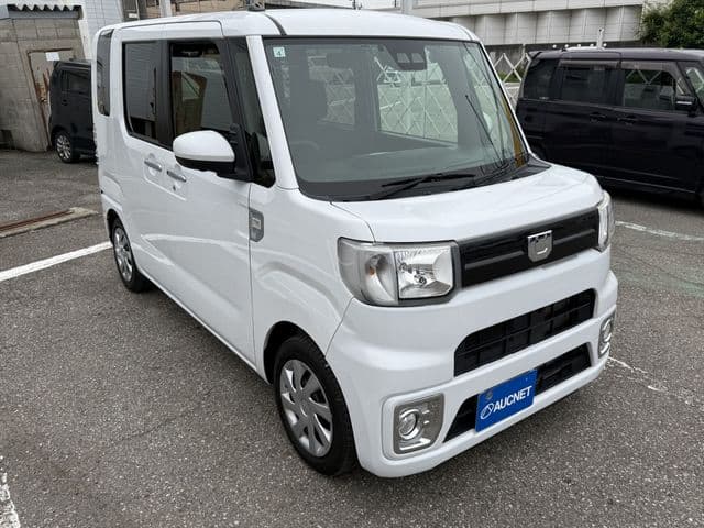 Car thumbnail 3
