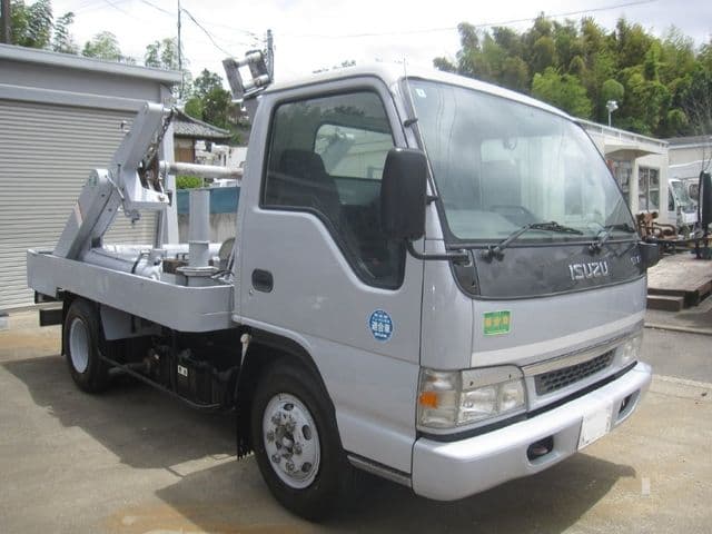 ISUZU