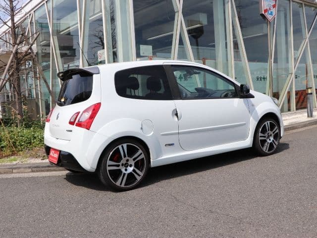 Car thumbnail 3