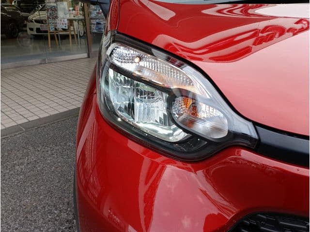 Car thumbnail 4
