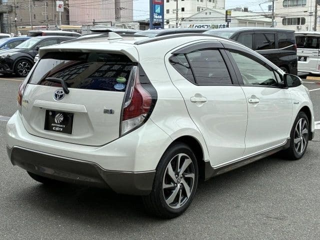Car thumbnail 3