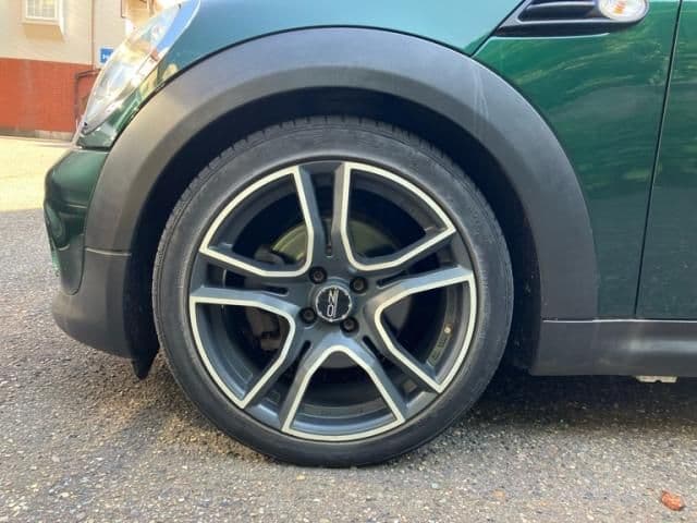 Car thumbnail 4