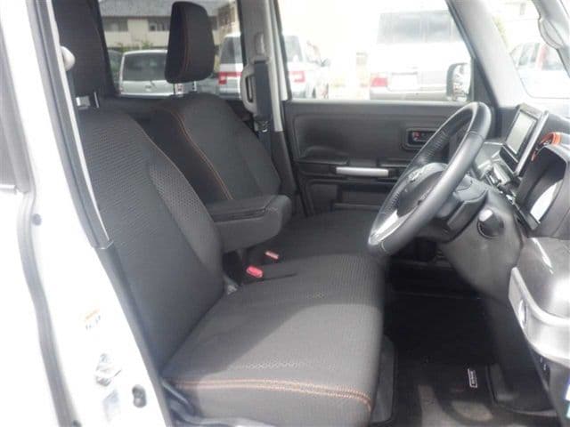Car thumbnail 4
