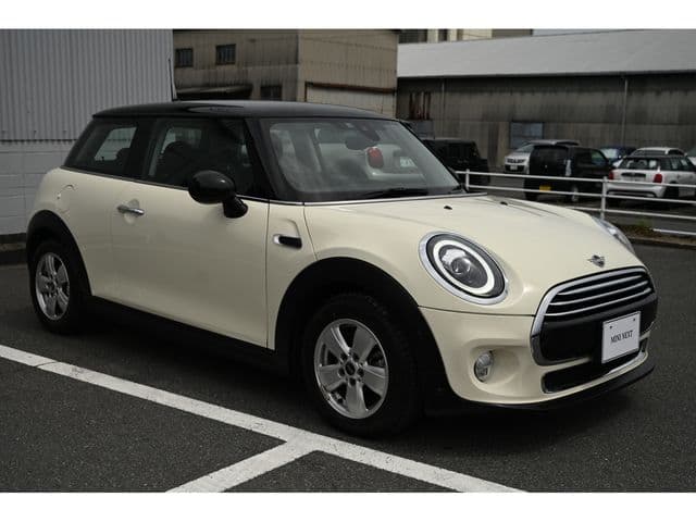 Car thumbnail 3