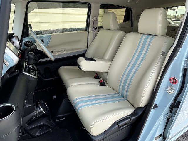 Car thumbnail 4