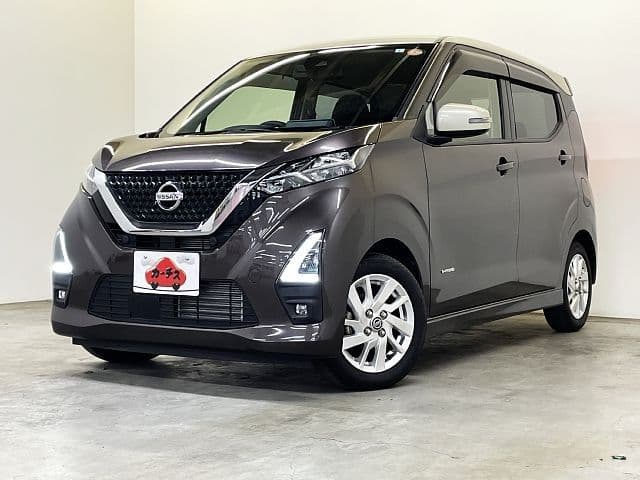 NISSAN