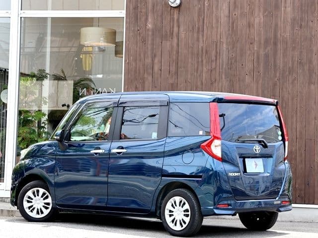 Car thumbnail 3