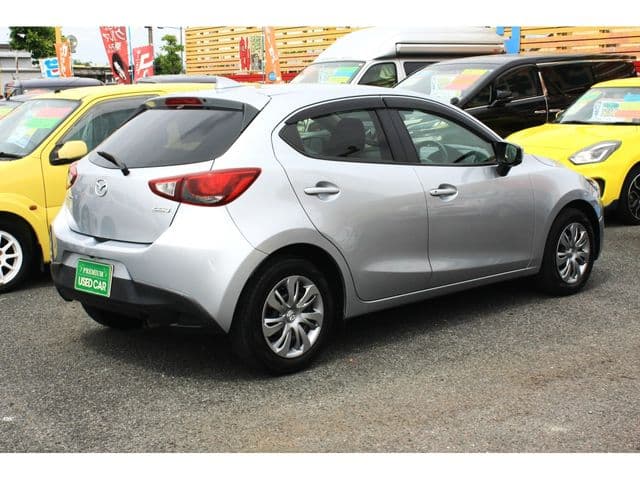 Car thumbnail 3