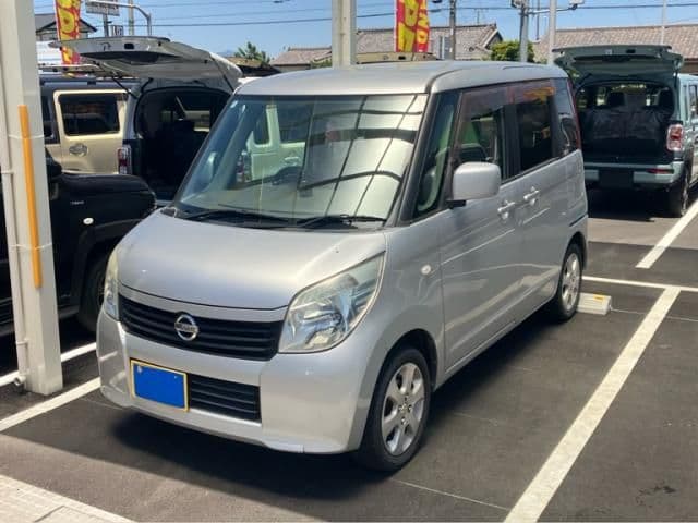NISSAN
