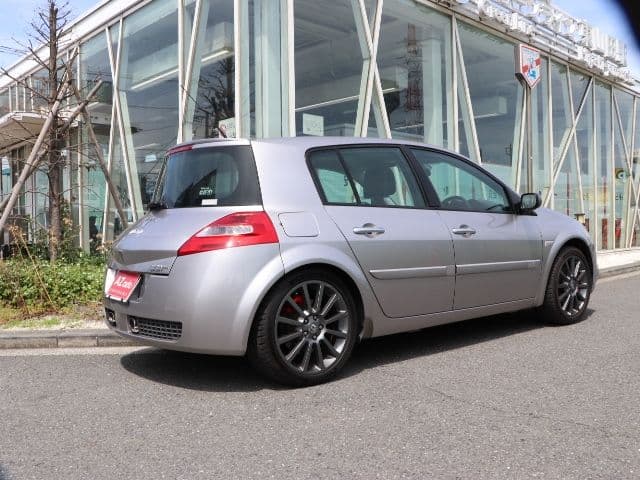 Car thumbnail 3