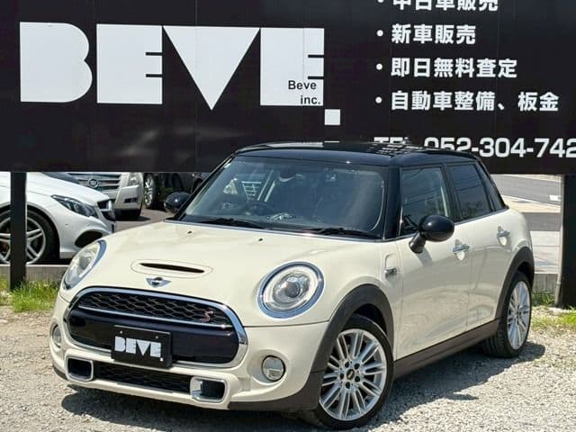 Car image 1