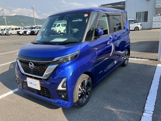 NISSAN