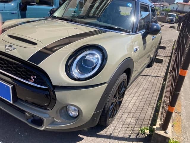 Car thumbnail 3