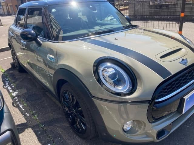 Car thumbnail 4