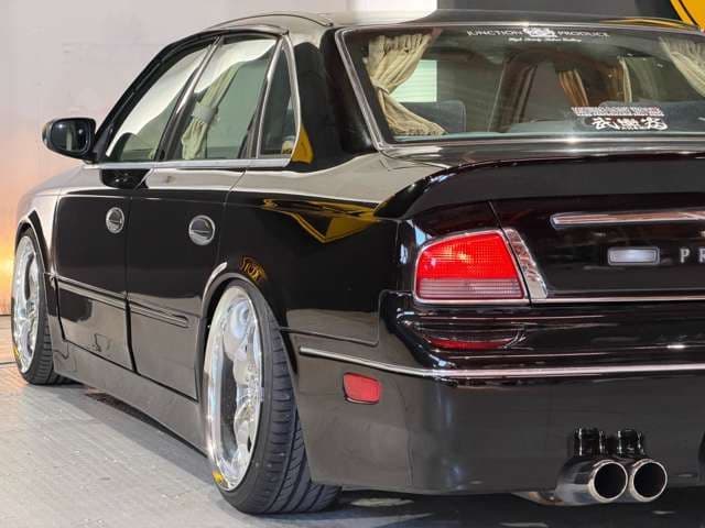 Car thumbnail 3