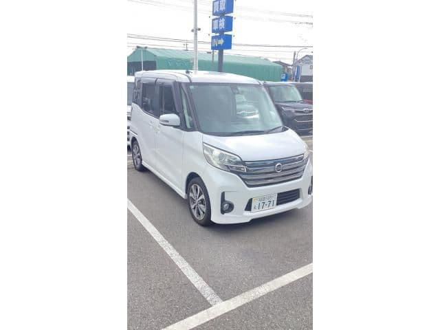 NISSAN