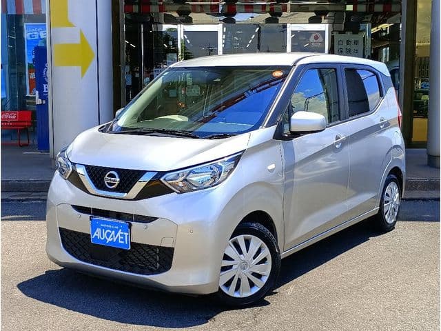 NISSAN