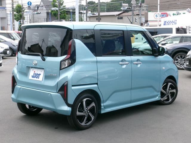 Car thumbnail 4