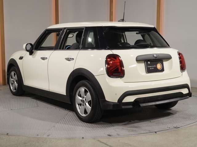 Car thumbnail 2