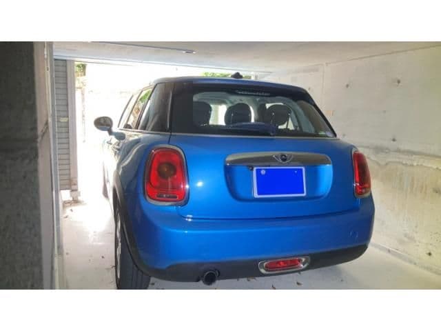 Car thumbnail 2