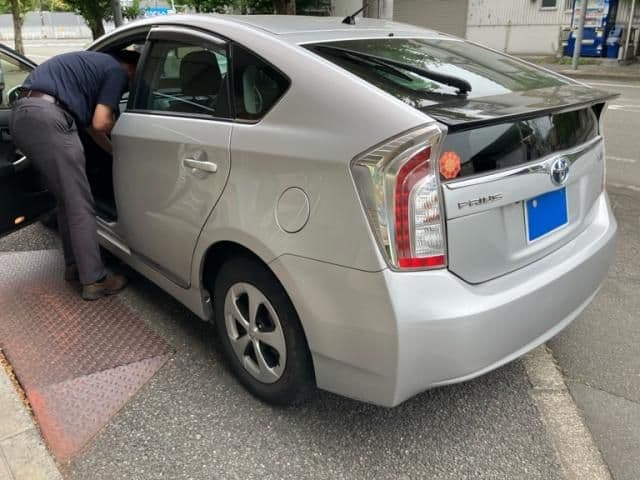 Car thumbnail 4