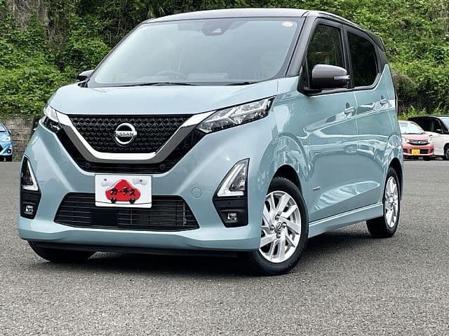NISSAN