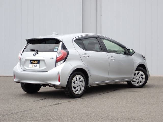 Car thumbnail 3