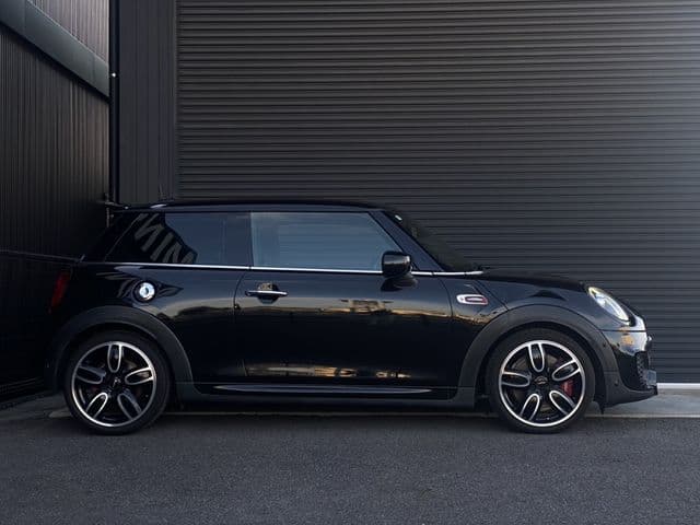 Car thumbnail 2
