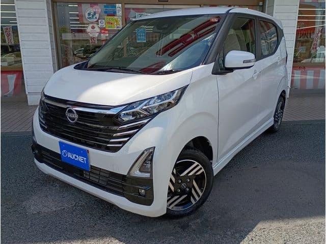 NISSAN