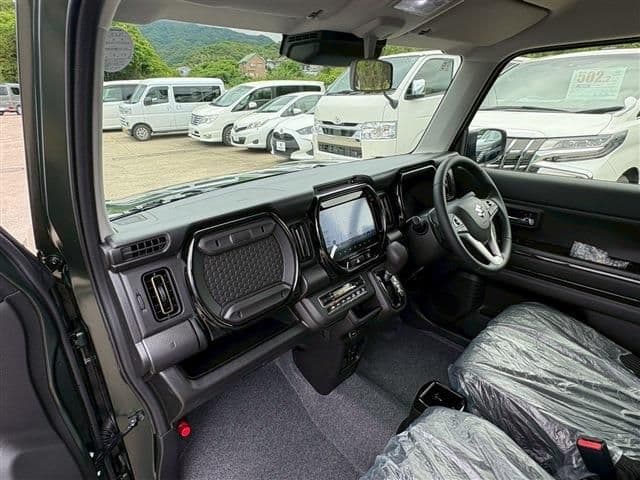 Car thumbnail 4