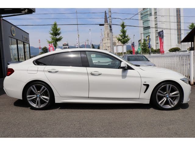 Car thumbnail 4