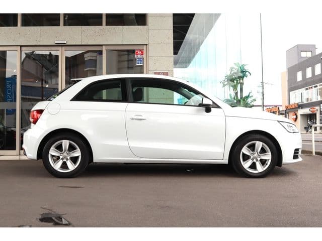 Car thumbnail 4