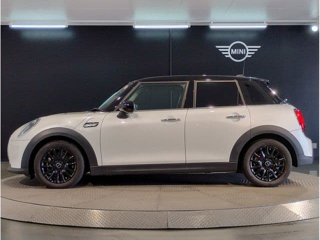 Car thumbnail 2