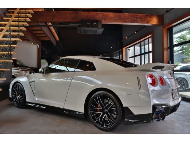 Car thumbnail 4