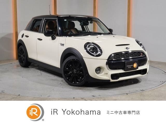 Car image 1