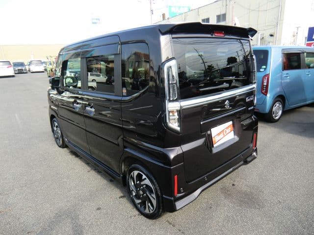 Car thumbnail 4