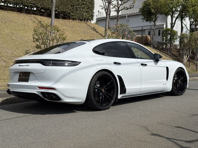 Car thumbnail 3