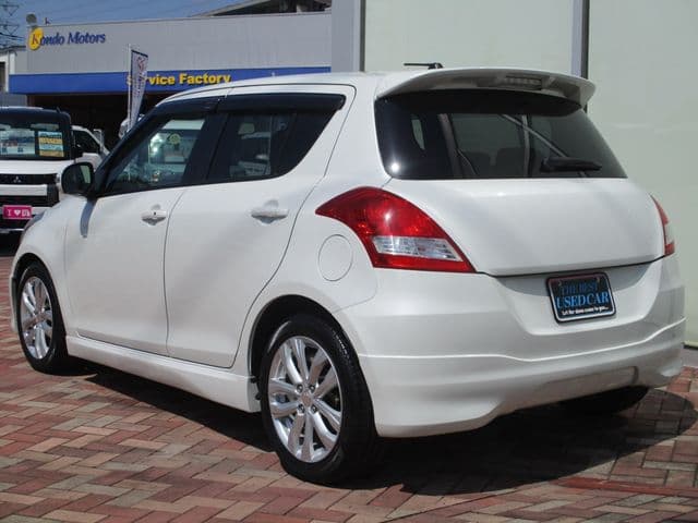 Car thumbnail 4