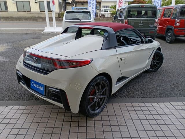 Car thumbnail 3