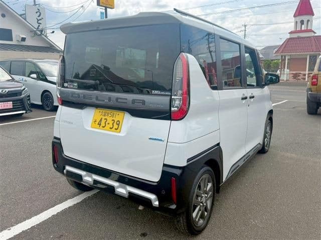 Car thumbnail 3