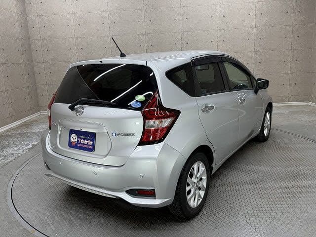 Car thumbnail 4