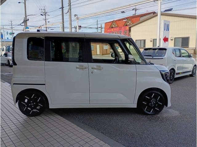 Car thumbnail 4