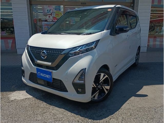 NISSAN