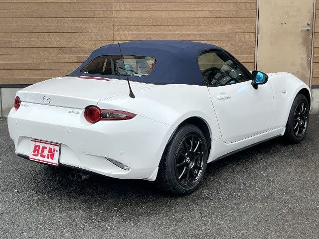 Car thumbnail 3
