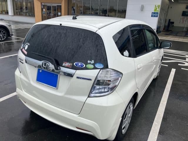 Car thumbnail 4