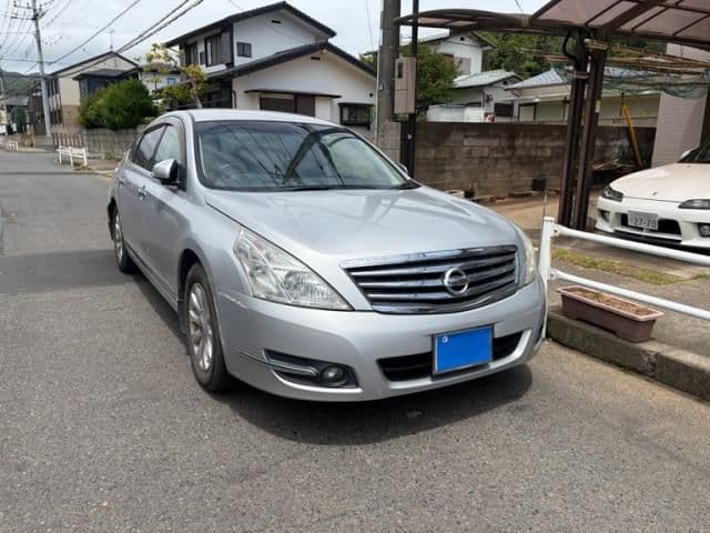 NISSAN