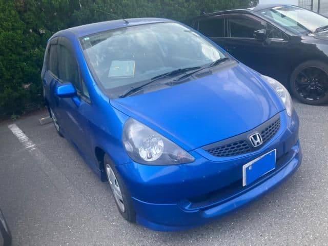 Car thumbnail 3