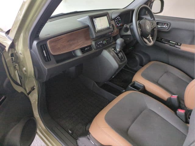 Car thumbnail 3